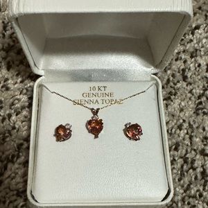 Necklace and earrings set